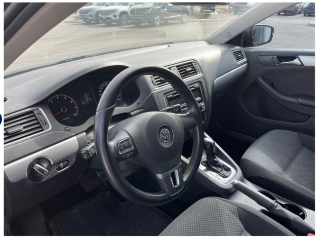 2014 Volkswagen Jetta Comfortline 2.0 6sp at w/Tip in Cars & Trucks in Ottawa - Image 3