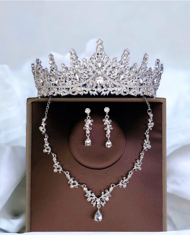 Luxurious Crown Sets Only $110 Each Set in Jewellery & Watches in Edmonton