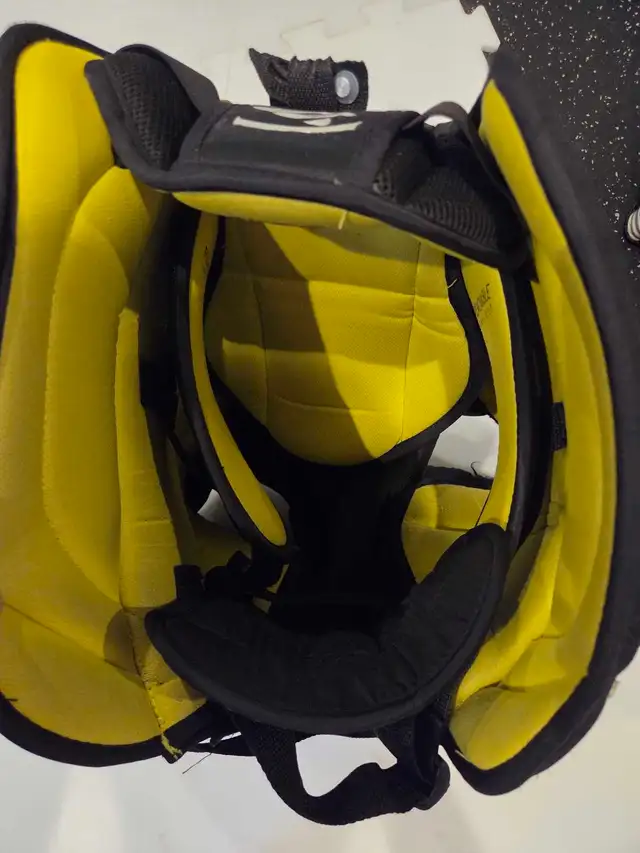 hockey goalie pants warrior int small med rx3e+ in Hockey in London - Image 3