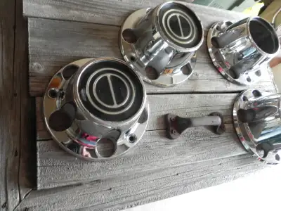 Fit F150, Bronco and E150 1980 to 1996. 15", 5 x 5.5" bolt pattern Original Equipment (factory) whee...
