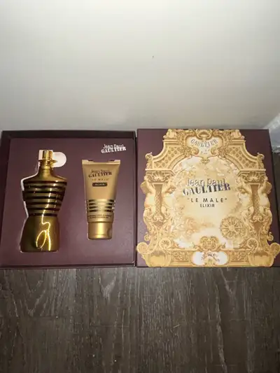 Selling my sons colgone collection! Cologne sets $100 Exotic sample bottles $10 Dm for further quest...