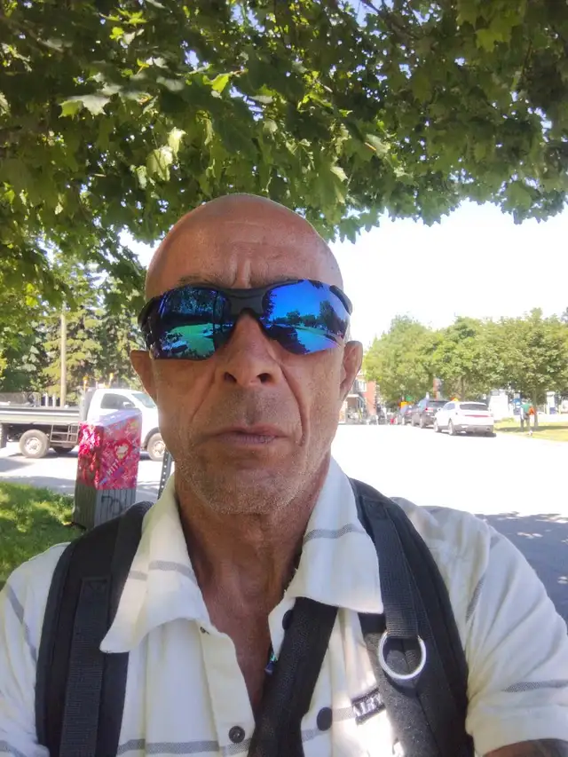 looking for female friend 523049930798540806