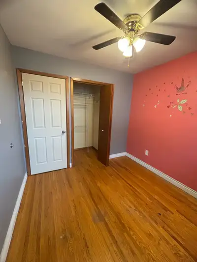 3 rooms are available in a house at Bonaventure Drive, Hamilton. Available to move in asap. 1 Shared...