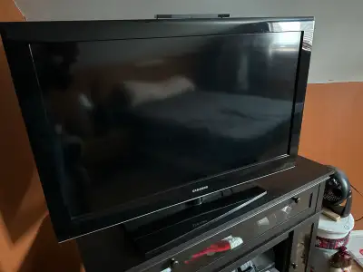 I'm selling a used Samsung 40" LCD TV that delivers crisp visuals and reliable performance. This TV...