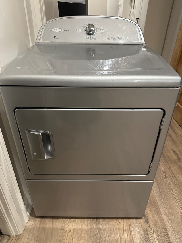 Used Whirlpool Cabrio Dryer in Washers & Dryers in Mississauga / Peel Region