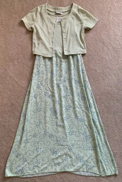Women’s 2-piece Gloria Vanderbilt dress/short sleeved jacket, View more