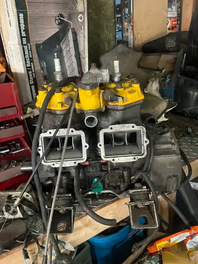 1999 yellow top 440 zx motor had a new top end with at most 10 hours on it 2 winters ago only ran it...
