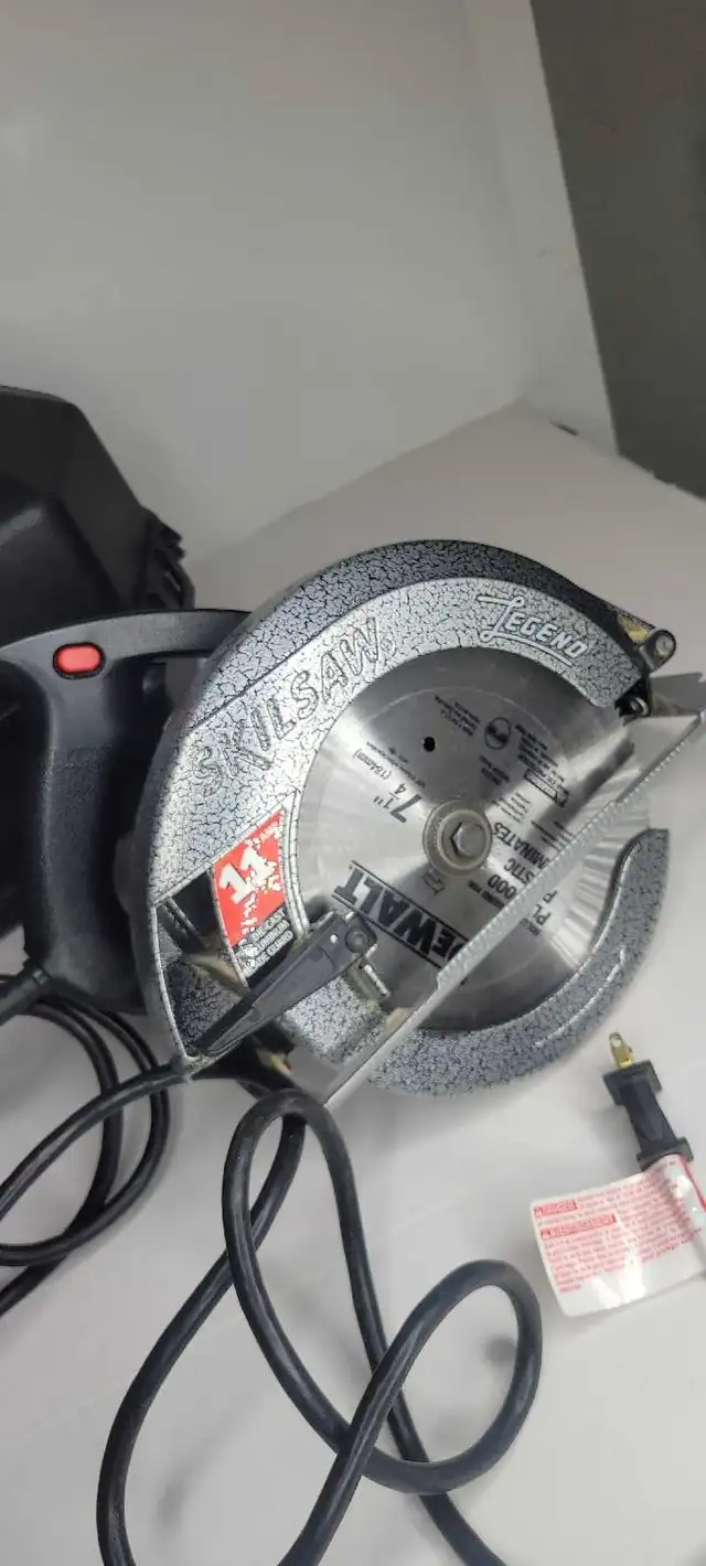 skilsaw 7 1/4" circular saw  in Power Tools in Oakville / Halton Region - Image 5