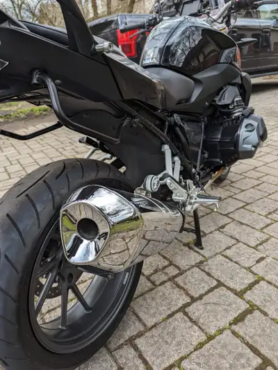 2020 BMW R1250R Black Storm Metallic (Triple Black) A mature owner looking to sell or trade for BMW...