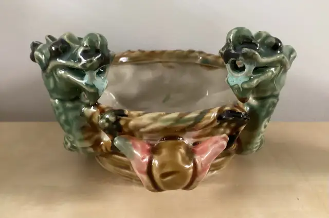 PRICE DROP! Majolica Ceramic Double Dragon Pearl Planter Pot in Home Décor & Accents in West Island - Image 2