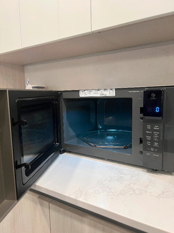 LG 0.9 Cu. Ft. Microwave with Smart Inverter (LMC0975ST) | Microwaves &  Cookers | Richmond | Kijiji