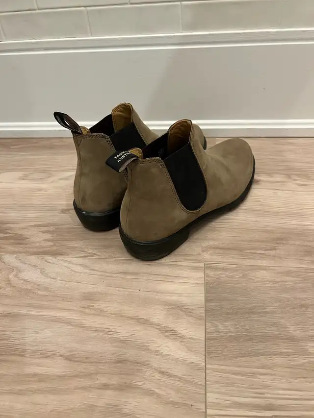 Women Blundstone Boots low heel  in Men's Shoes in Mississauga / Peel Region - Image 3