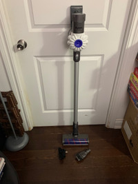 Dyson V6 cordless vacuum w/ New Motor Head & Battery replacement