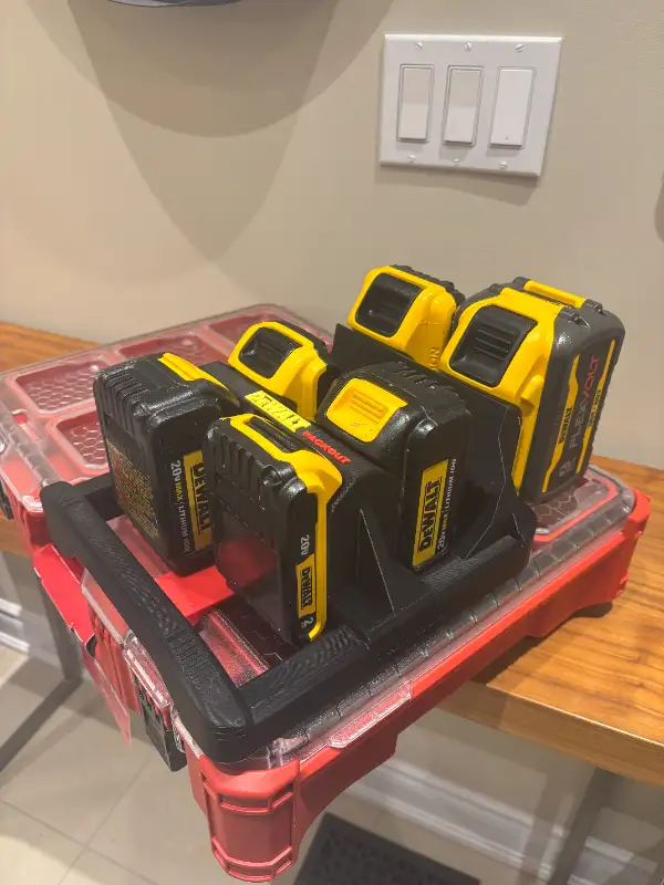 6x DeWalt Battery Milwaukee Packout Holder Carrier Caddy in Power Tools in Markham / York Region - Image 5