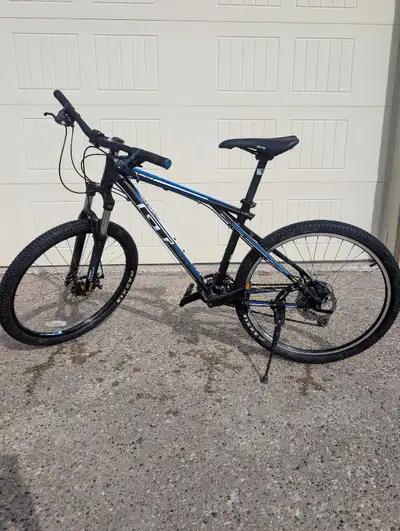 GT Avalanche 2.0 Mountain Bike, View more