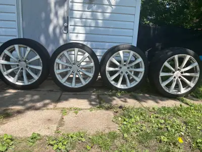 4 19inch Enkei Rims on beautiful Continental Low Profile tires, rims were previously on a 2008 Nissa...