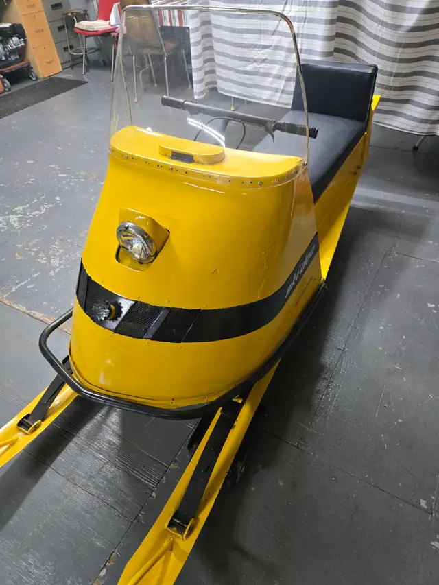 1966 SKIDOO OLYMPIC in Fishing, Camping & Outdoors in Muskoka - Image 9