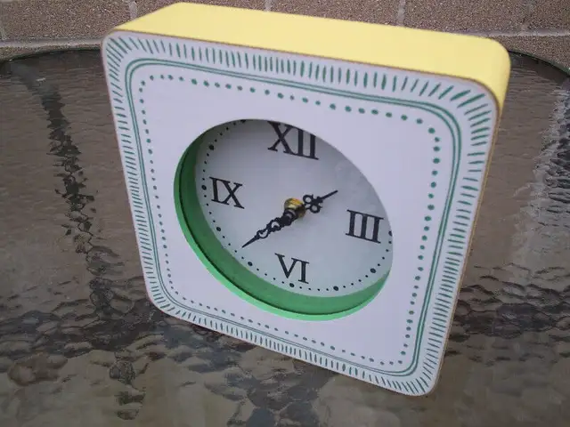 CBK doodle desk clock in Home Décor & Accents in City of Toronto - Image 2