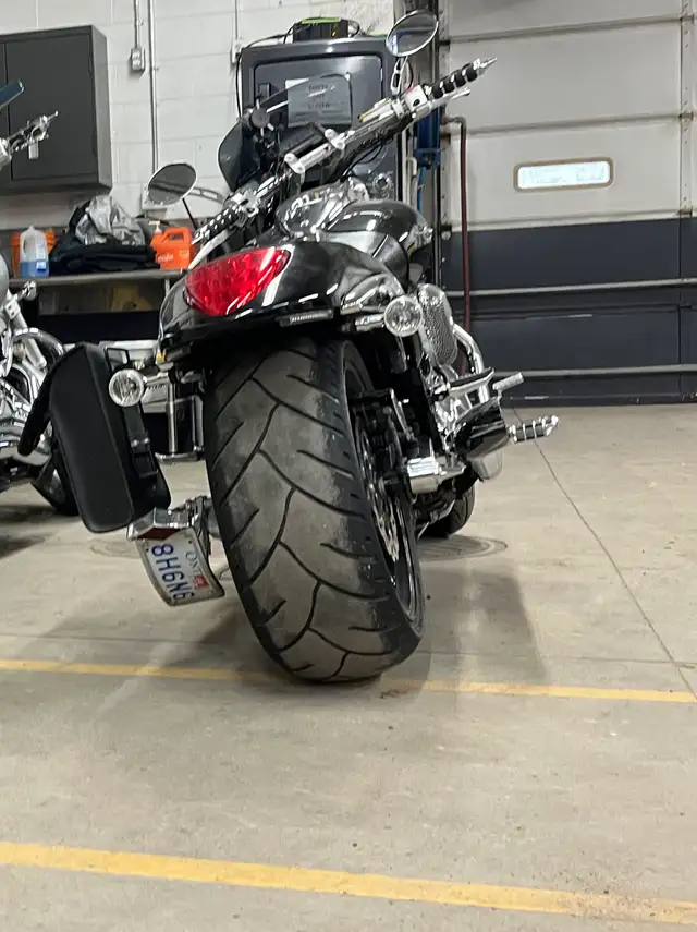 Suzuki M109R in Street, Cruisers & Choppers in Kitchener / Waterloo - Image 9