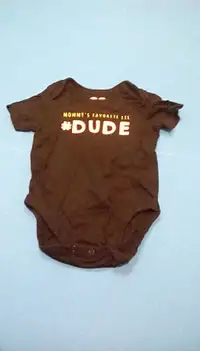 NEUF Cache-couche MOMMY'S FAVORITE LIL #DUDE Bodysuit NEW