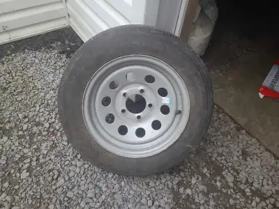 Rim 14" pour remorque comme neuf pneu pas bon