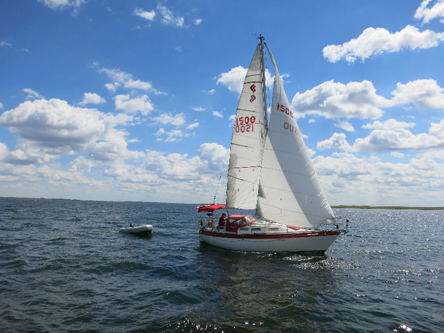 CS 27 Sailboat with shore power slip in Sailboats in Saskatoon