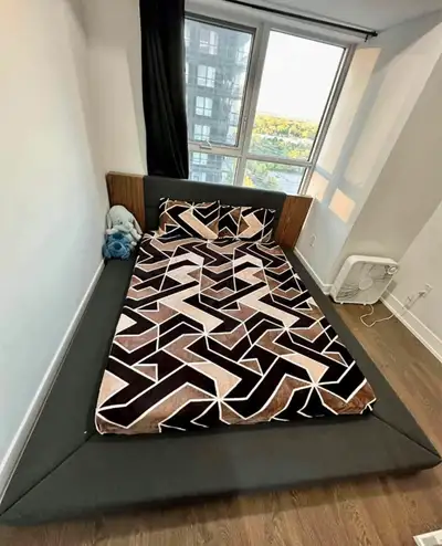 Brand New bed just 20 days old , moving province so need to go ASAP.