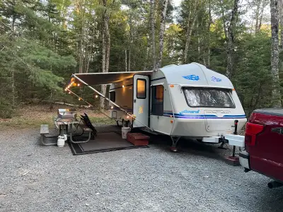 This 27’ Award trailer is amazing. There have been many upgrades Everything works perfectly, air con...