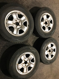 P215 70 16 Dunlop winter tires with Honda CR-V oem steel rims