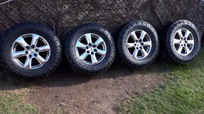 275/70/R18 Goodyear Wrangler Duratracs, on 18 inch crome ford rims, bolt pattern, 6x135, will bolt o...