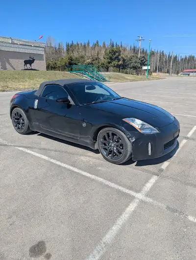 2005 Nissan 350Z Roadster. 3.5 V6 5 speed auto. Rwd. US import from Nevada. No rust. Winter stored....
