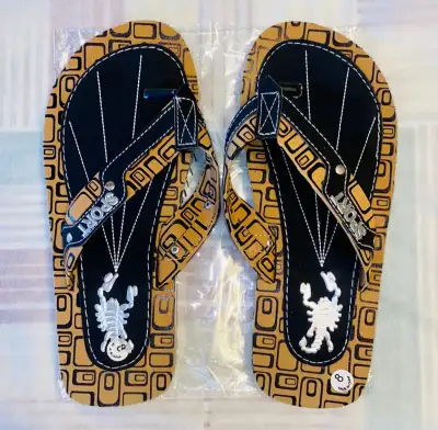 new. Unisex. Men's size 8