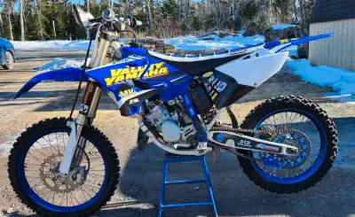 2018 Yamaha YZ 125. This bike is ready to rip with lots of goodies. Pro Tapers, grips, ARC levers, A...