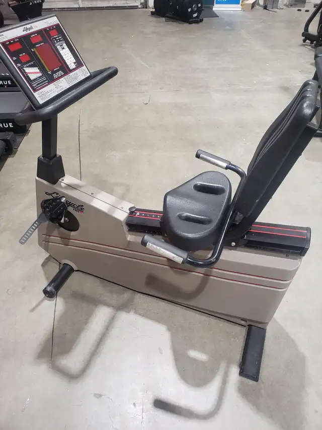 Lifecycle 6500 HR in Exercise Equipment in Delta/Surrey/Langley - Image 2