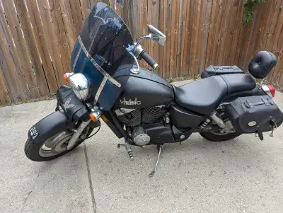 Up for sale is a 2000 Honda Shadow Sabre 1100, a reliable cruiser with a smooth ride and classic sty...