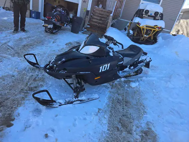 firecat/sabercat  in Snowmobiles in Ottawa - Image 6