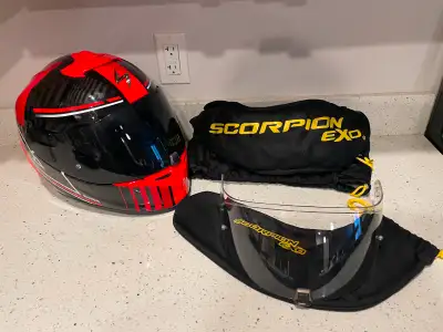 Comes With: 1x Scorpion EXO-R1 Vented Helmet 1x Original Clear Visor 1x Original Tinted visor 1x Sof...