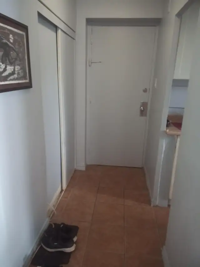 Room for rent Move in ready  by Merivale rd in Room Rentals & Roommates in Ottawa - Image 10