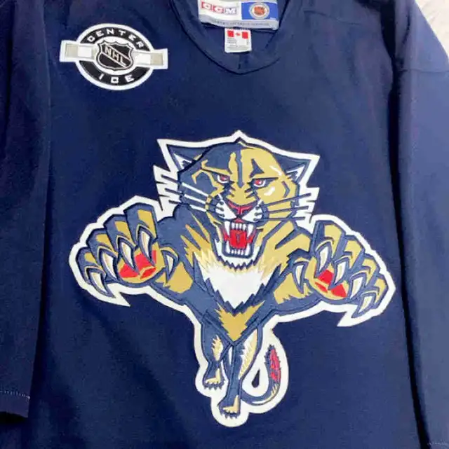 Florida Panthers Retro jersey  in Hockey in Winnipeg - Image 2