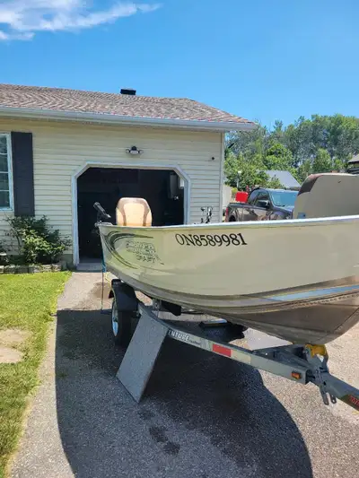 This is a smokercraft 13 foot alaskan with a 6 hp Yamaha I bought this boat in spring 2023 and put i...