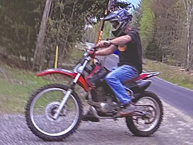 2006 Honda CRF 230F in Dirt Bikes & Motocross in Muskoka - Image 6