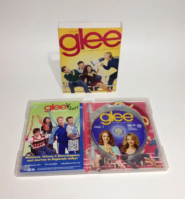 GLEE ~ The Complete First Season DVD Set in CDs, DVDs & Blu-ray in Winnipeg - Image 2