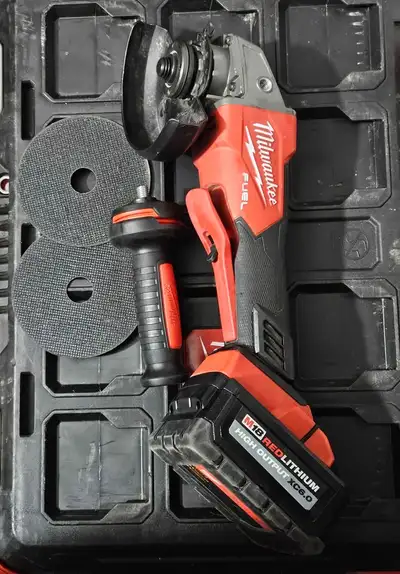 Milwaukee M18 Fuel Rapidstop grinder with 6.0 High output Batter, View more