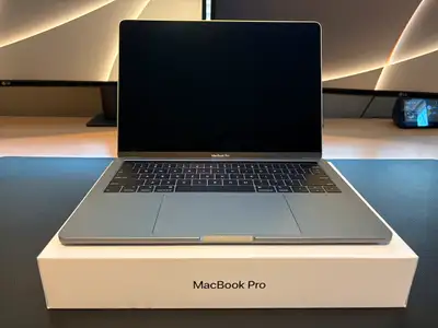 Apple MacBook Pro 13 Gray 2019 2.4 GHz Quad Core i5 / 16GB / 1TB, View more