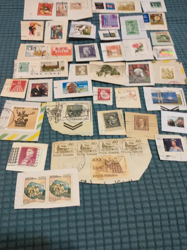 100 World stamps on paper, LOT #3 in Hobbies & Crafts in City of Toronto - Image 10