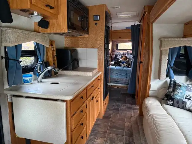 Motorisé B+ Dynamax isata in RVs & Motorhomes in St-Georges-de-Beauce - Image 6