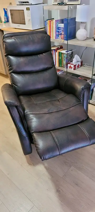 Fauteuil électrique neuf, View more