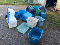 Rubbermaid Storage bins