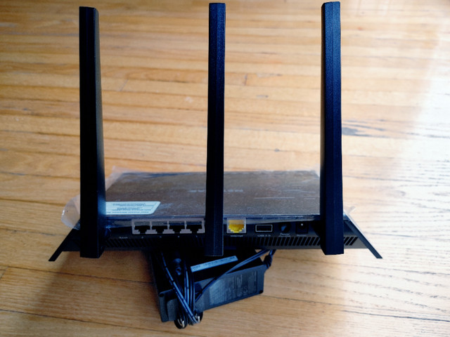 Netgear AC1900 Nighthawk Dual-Band WiFi Router(R7000) in Networking in City of Toronto - Image 2