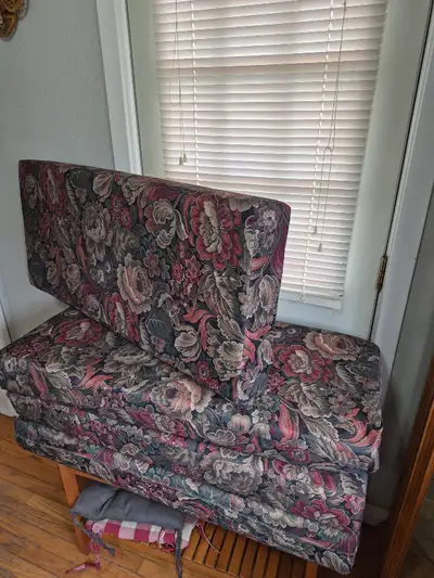 Matching cushions in excellent condition. 4 set - 18" x 42" x 5" thick Pair - 22" x68" x 5" and 4" t...